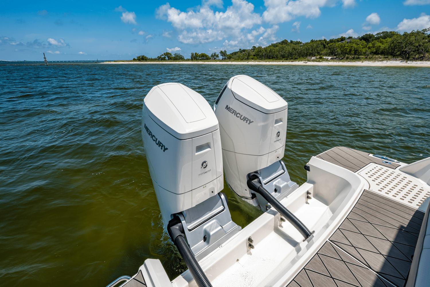 2025-sea-ray-slx-400-outboard-power-9447950-978940313-0-220520250839-26