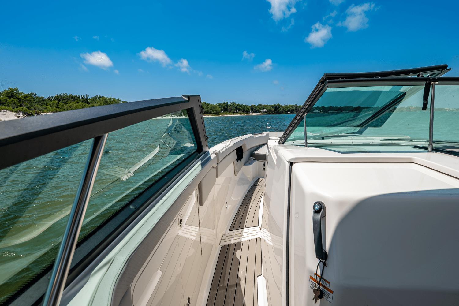 2025-sea-ray-slx-400-outboard-power-9447950-978940319-0-220520250840-56