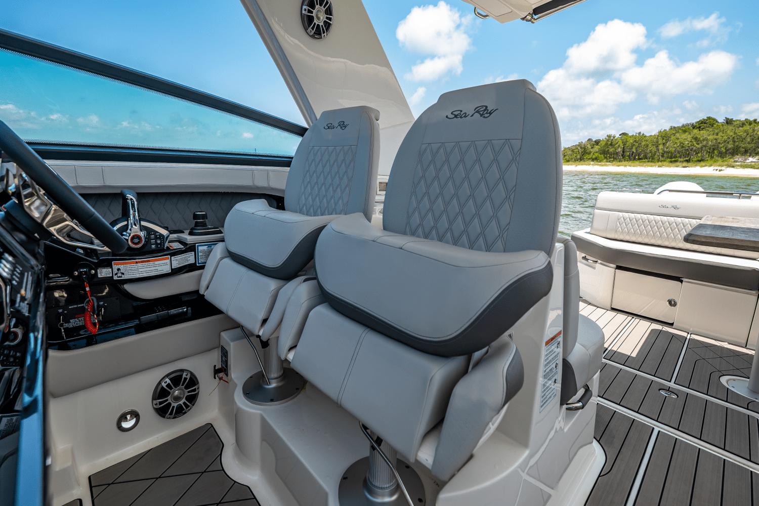 2025-sea-ray-slx-400-outboard-power-9447950-978940332-0-220520250839-41