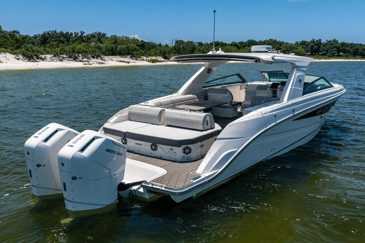 2025-sea-ray-slx-400-outboard-power-9447950-978940336-0-220520250838-13