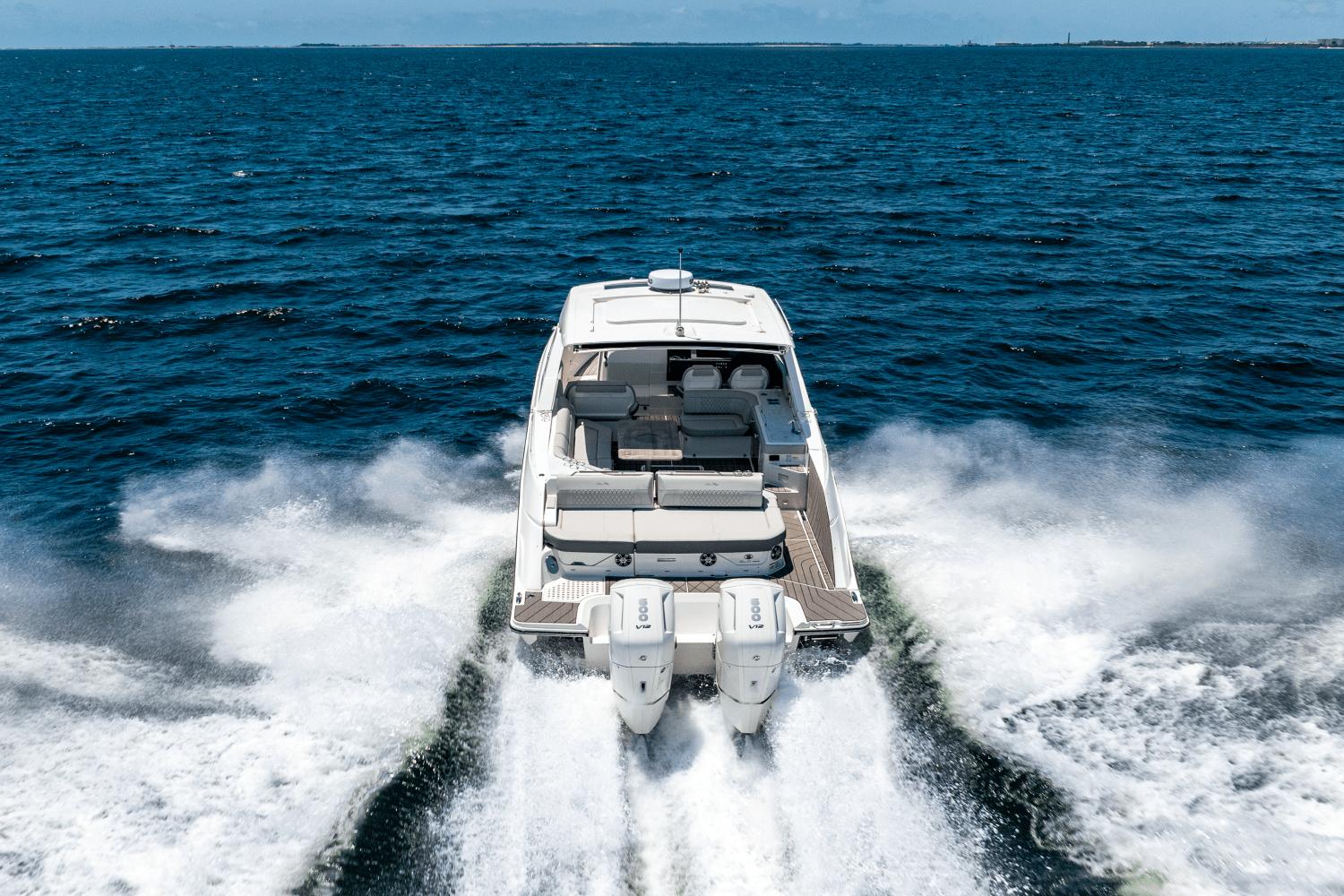 2025-sea-ray-slx-400-outboard-power-9447950-978940340-0-220520250838-9