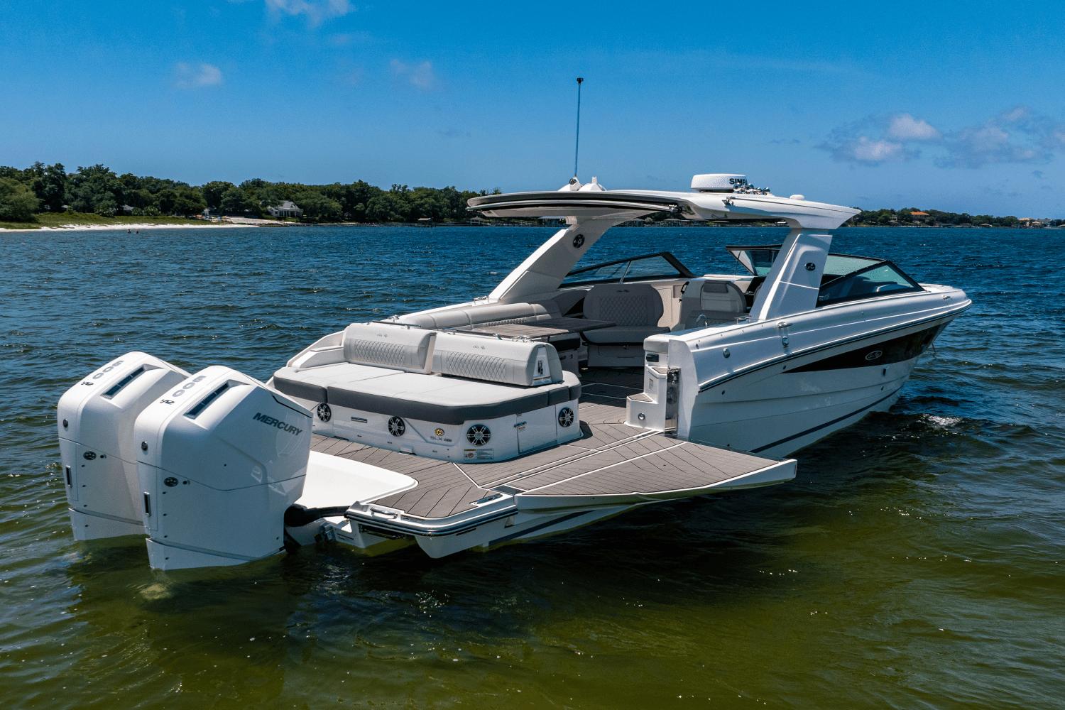 2025-sea-ray-slx-400-outboard-power-9447950-978940349-0-220520250839-15