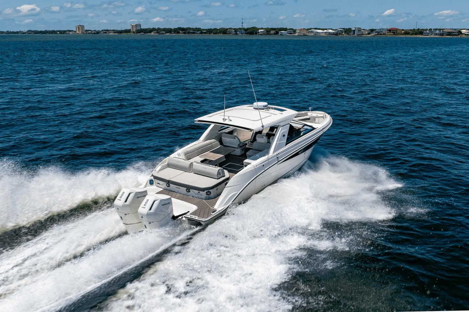 2025-sea-ray-slx-400-outboard-power-9447950-978940355-0-220520250838-11