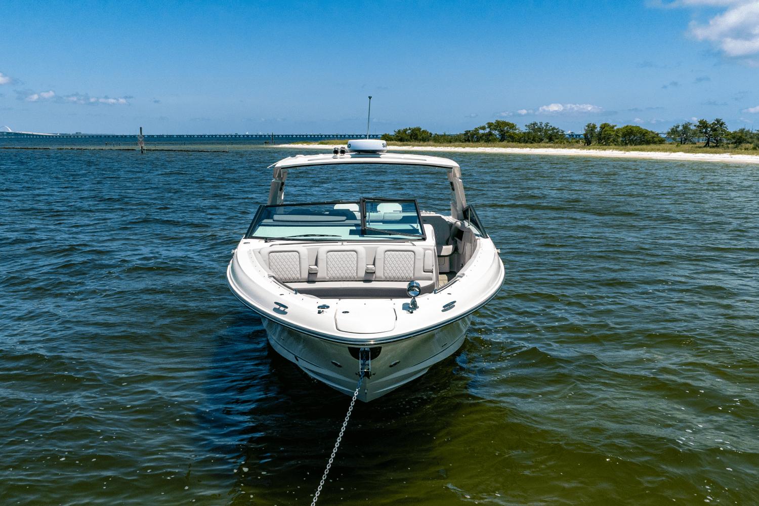 2025-sea-ray-slx-400-outboard-power-9447950-978940372-0-220520250839-22
