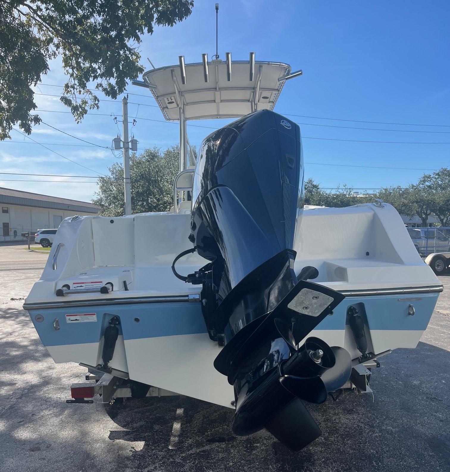 2020-cobia-237-center-console-power-9647951-972417432-0-060120250653-10