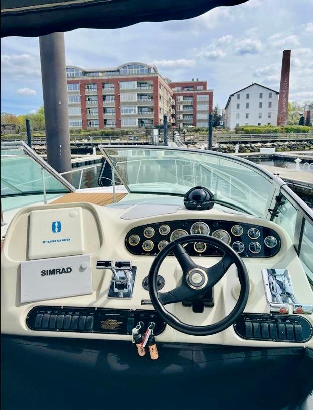 2000-cruisers-yachts-3772-express-power-9727962-20250326123209542-1_XLARGE