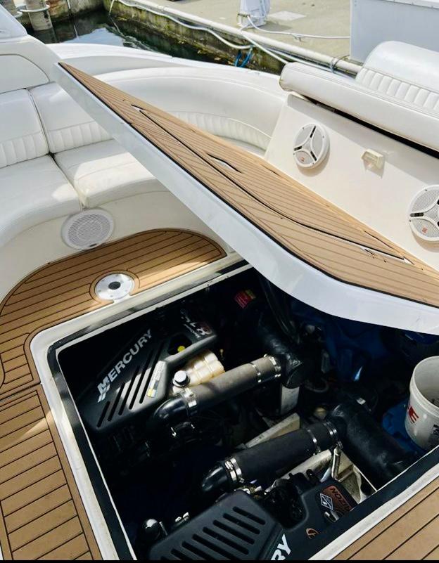 2000-cruisers-yachts-3772-express-power-9727962-20250326123211557-1_XLARGE