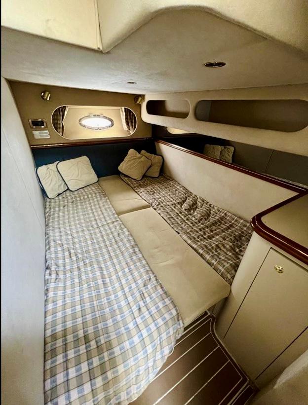 2000-cruisers-yachts-3772-express-power-9727962-20250326123214552-1_XLARGE