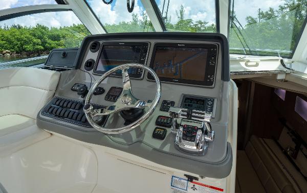 34' Boston Whaler, Listing Number 100917560, - Photo No. 3