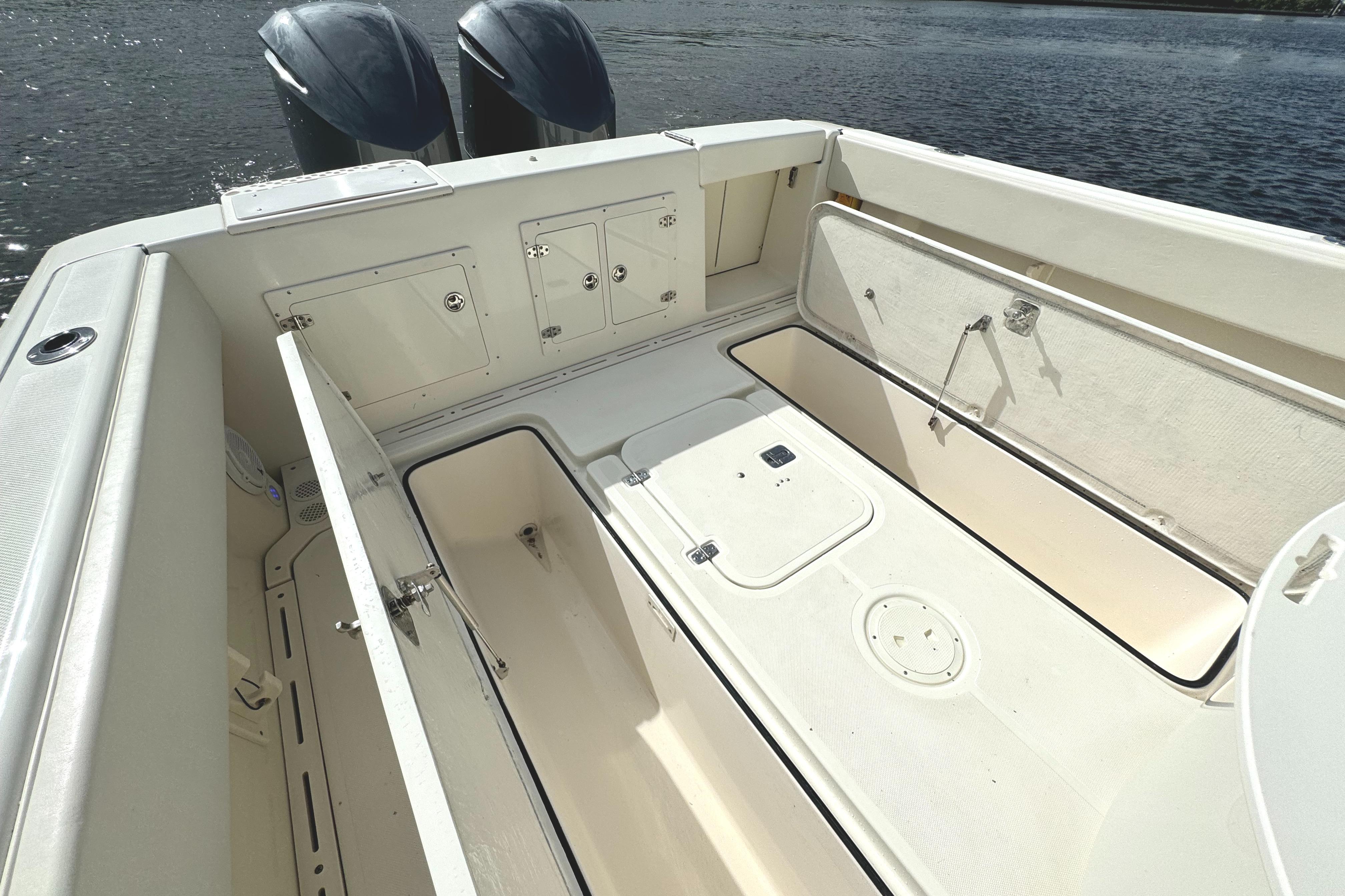 2005 Pursuit 3480 Center Console