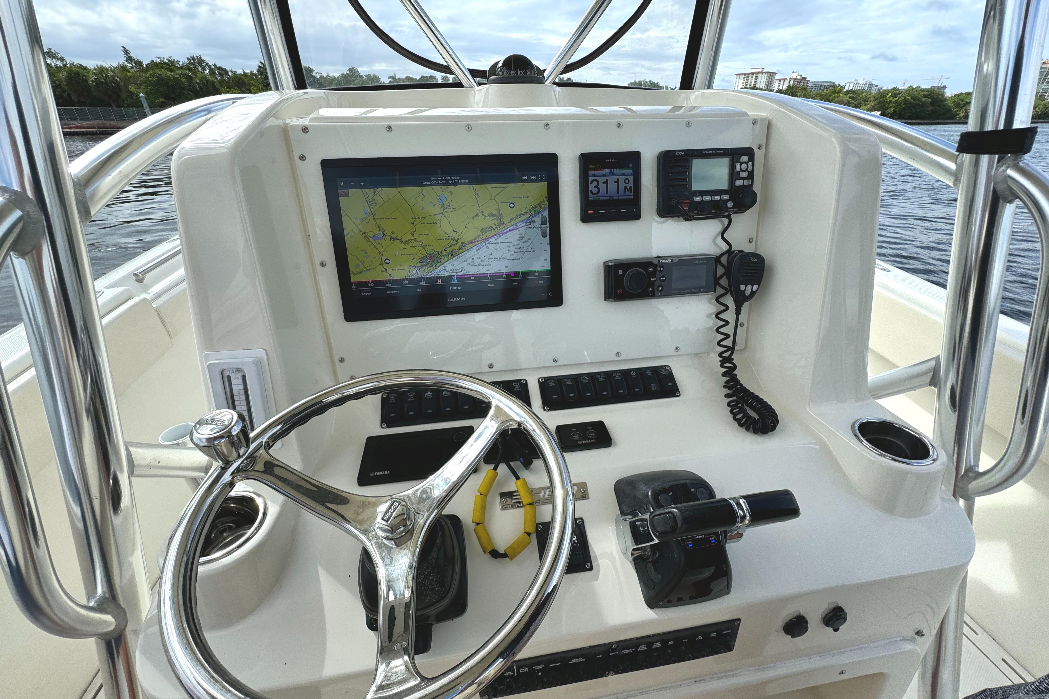 2005 Pursuit 3480 Center Console