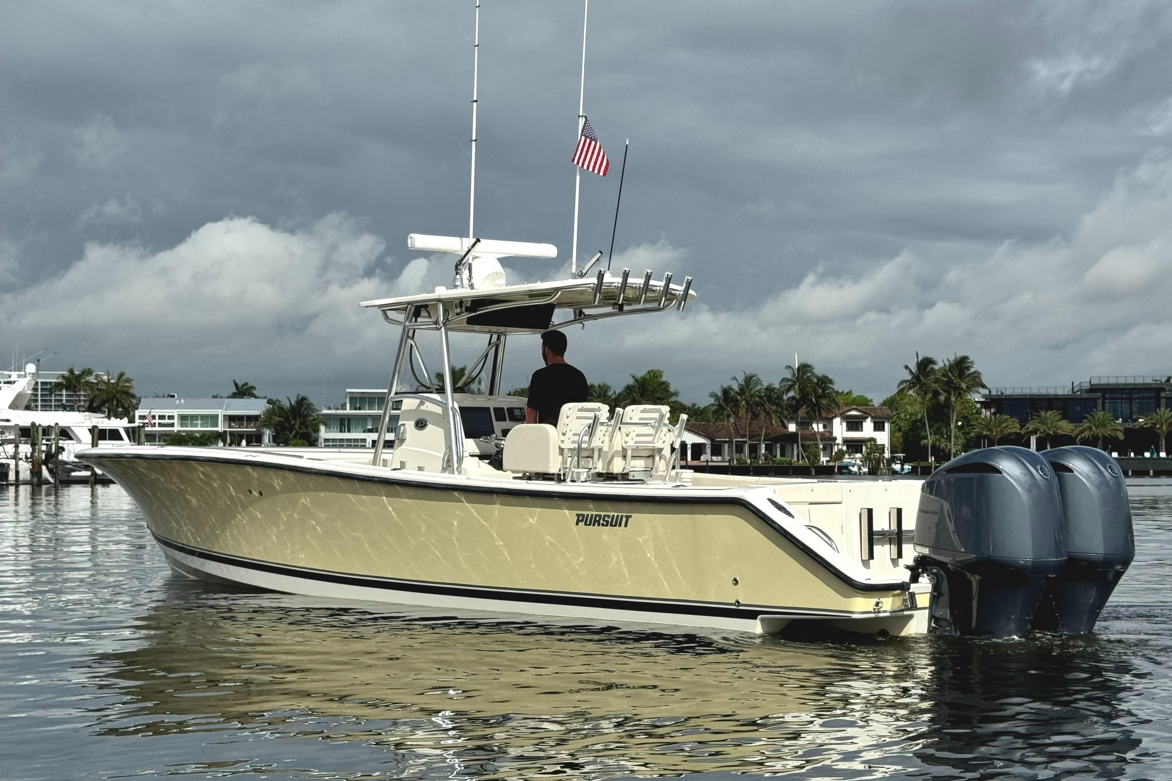 2005 Pursuit 3480 Center Console