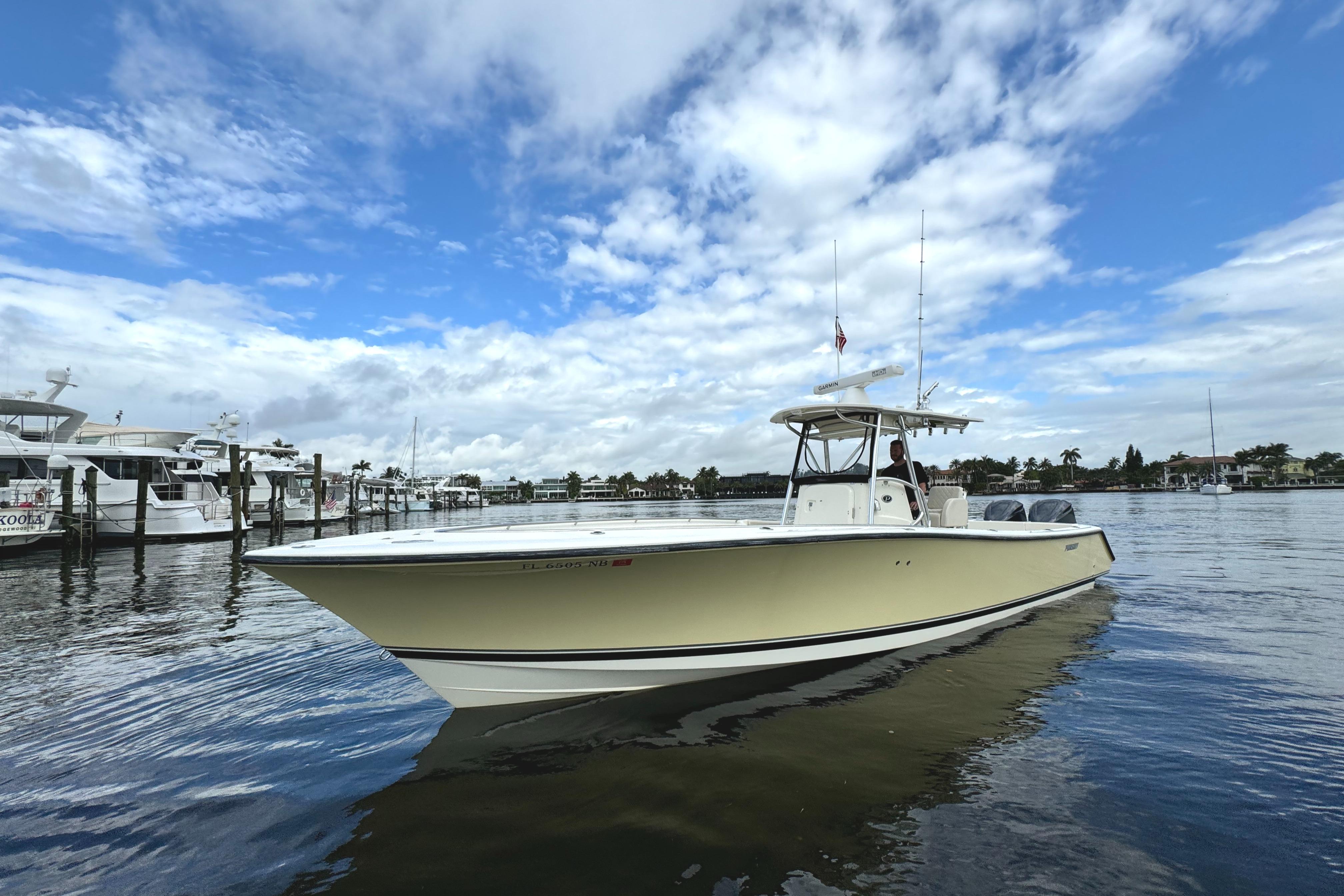 2005 Pursuit 3480 Center Console