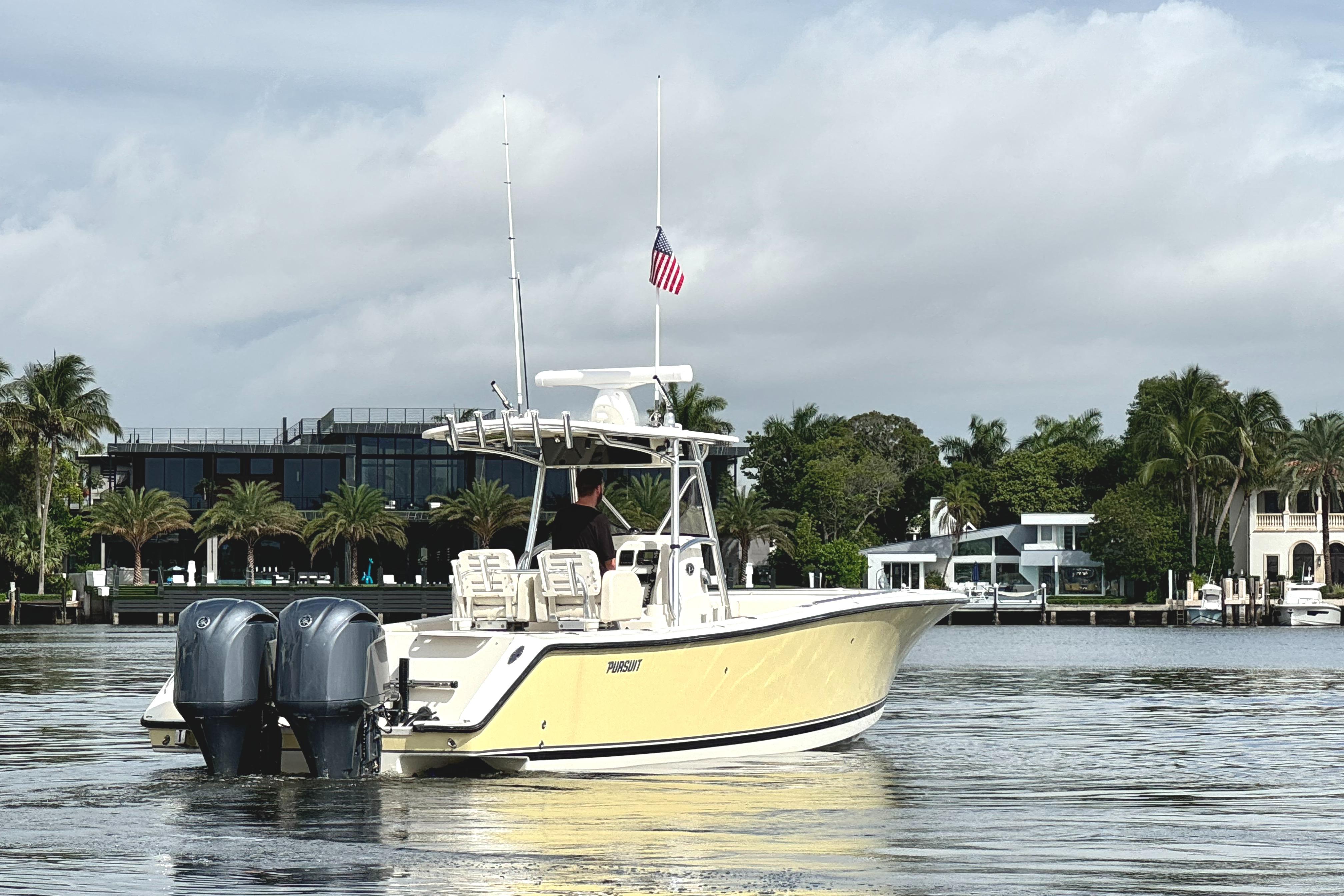 2005 Pursuit 3480 Center Console