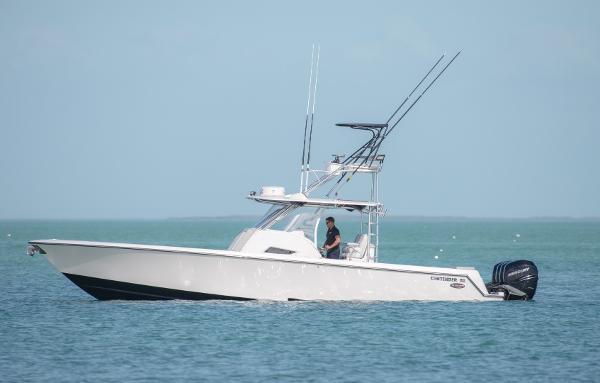 39' Contender, Listing Number 100812550, - Photo No. 3
