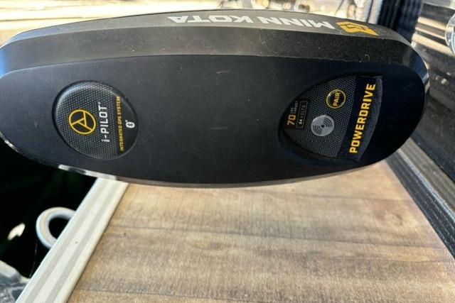 Minn Kota PowerDrive motor on 2019 Crest 220 CREST II boat deck.