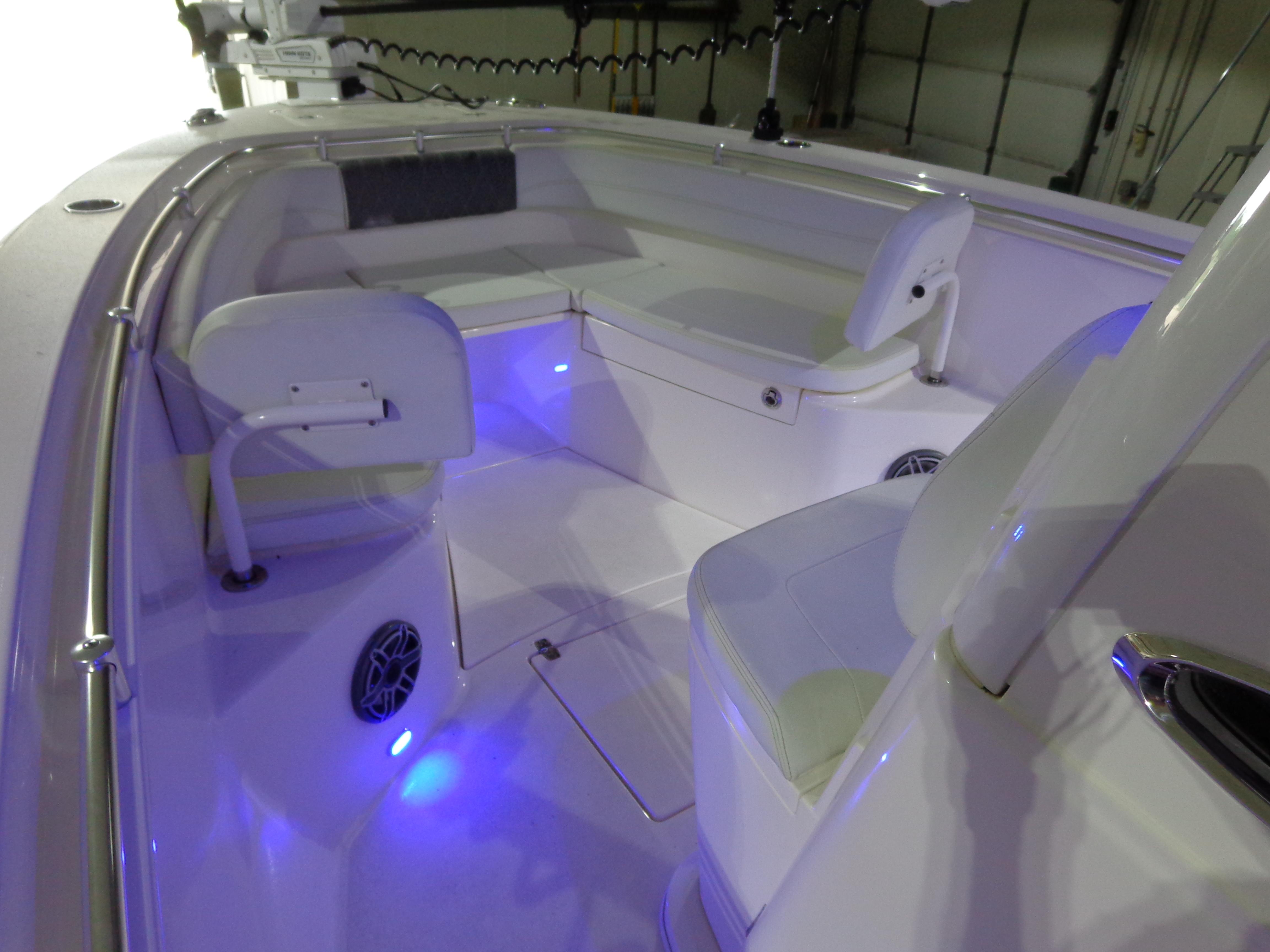 2023-cobia-280-center-console-power-9837971-20250728121455030-1