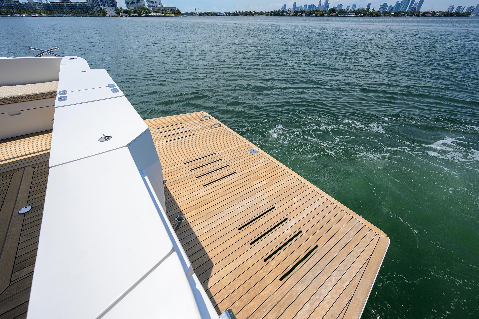 Delta 54 El Matador - Exterior Swim Platform