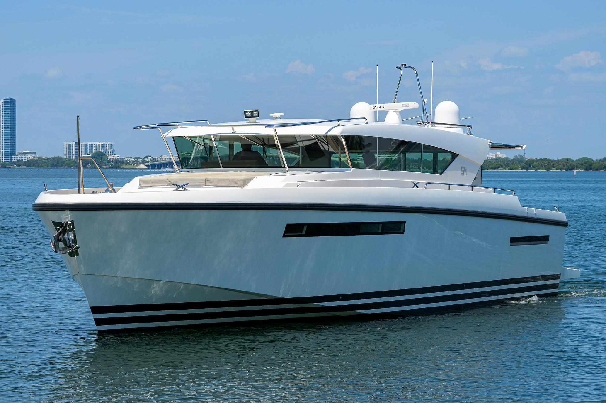 Delta 54 El Matador - Exterior Profile