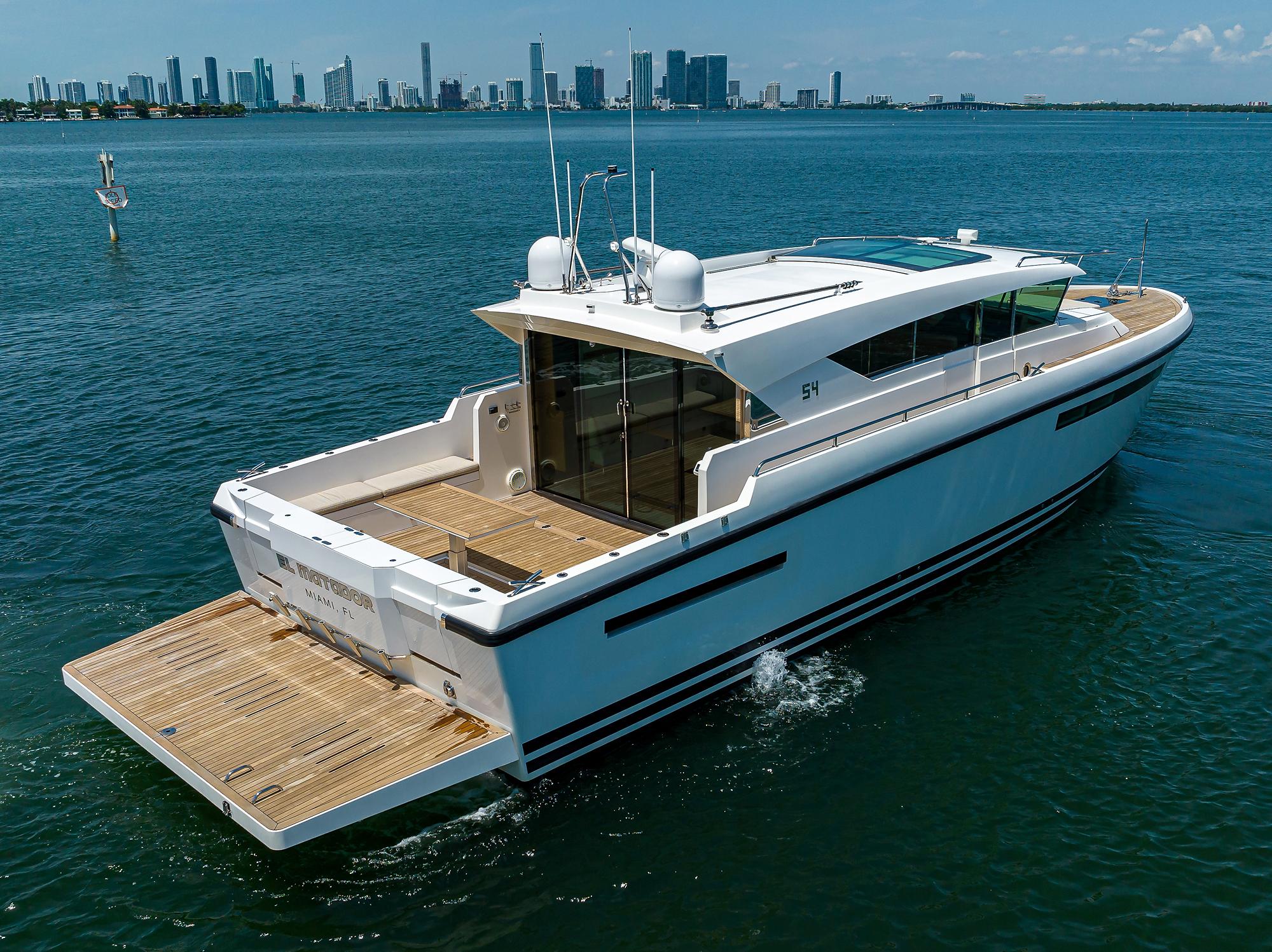 Delta 54 El Matador - Exterior Profile