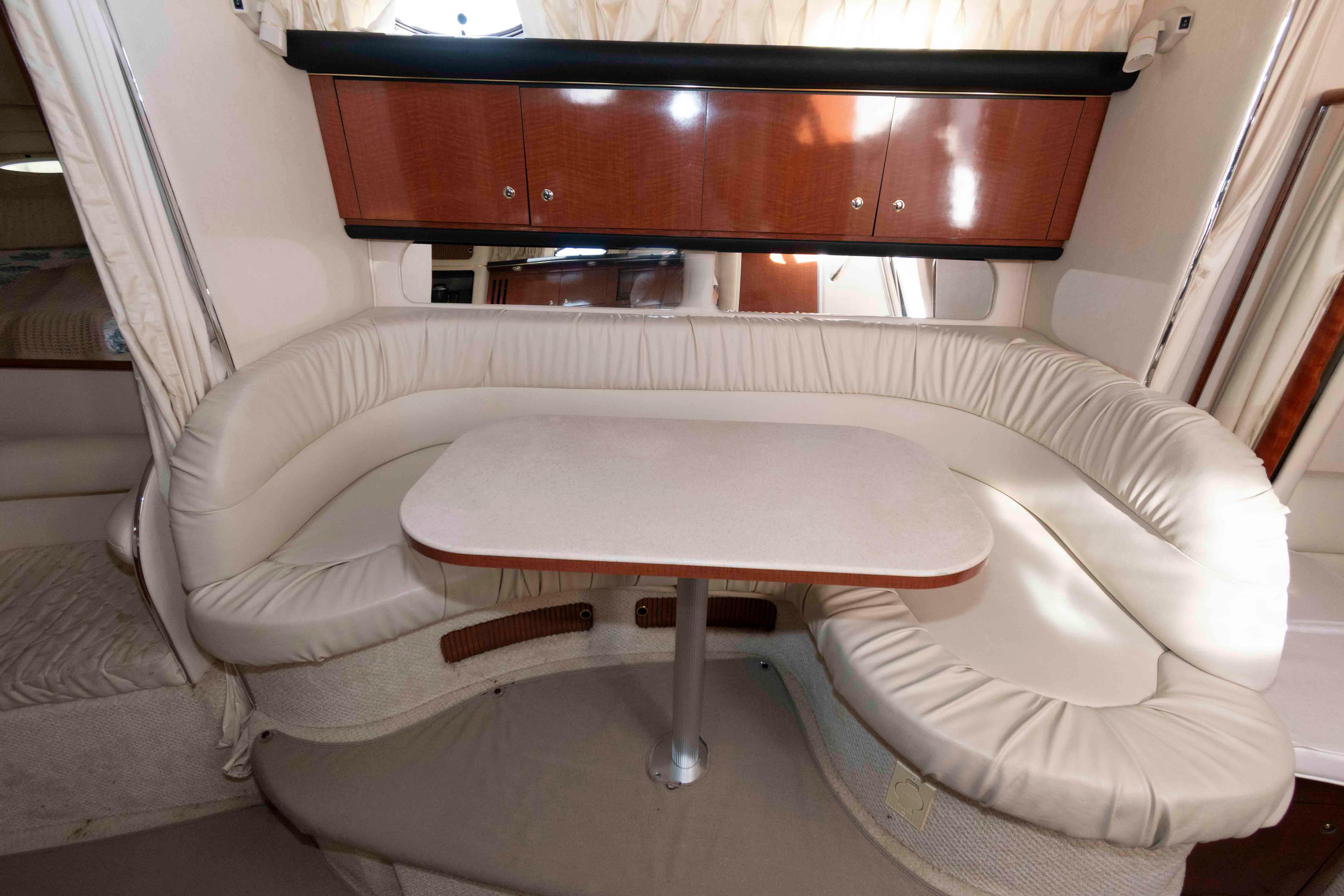 M 10447 EF Knot 10 Yacht Sales M 10447 EF Knot 10 Yacht Sales