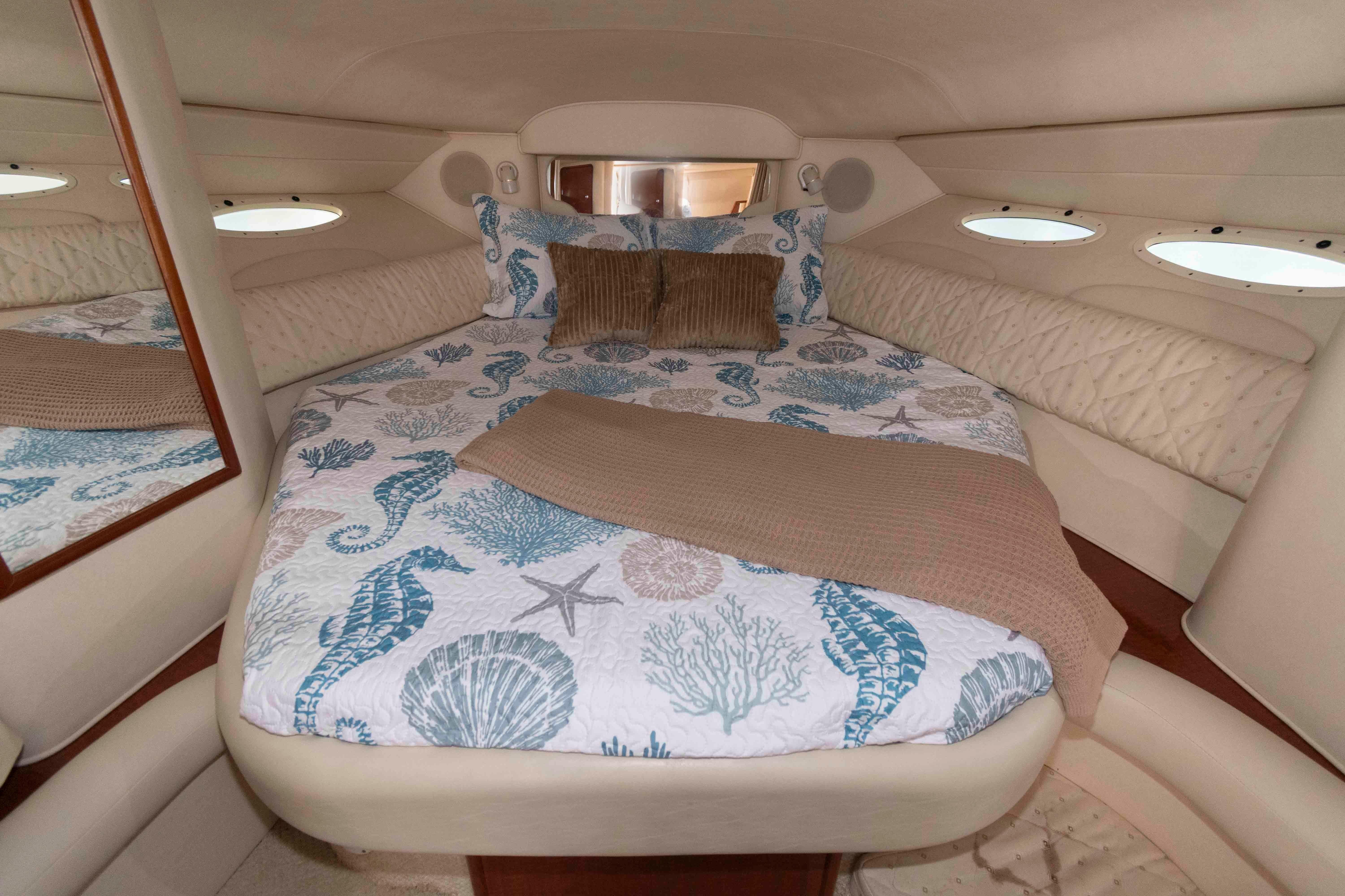 M 10447 EF Knot 10 Yacht Sales M 10447 EF Knot 10 Yacht Sales