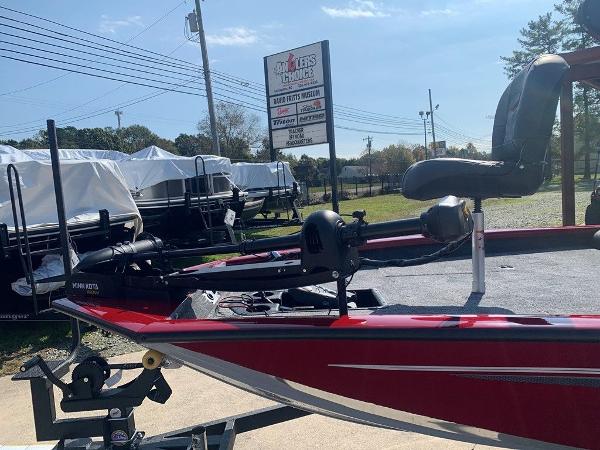 2021 Tracker Boats boat for sale, model of the boat is Pro Team 175 TXW® Tournament Ed. & Image # 3 of 11