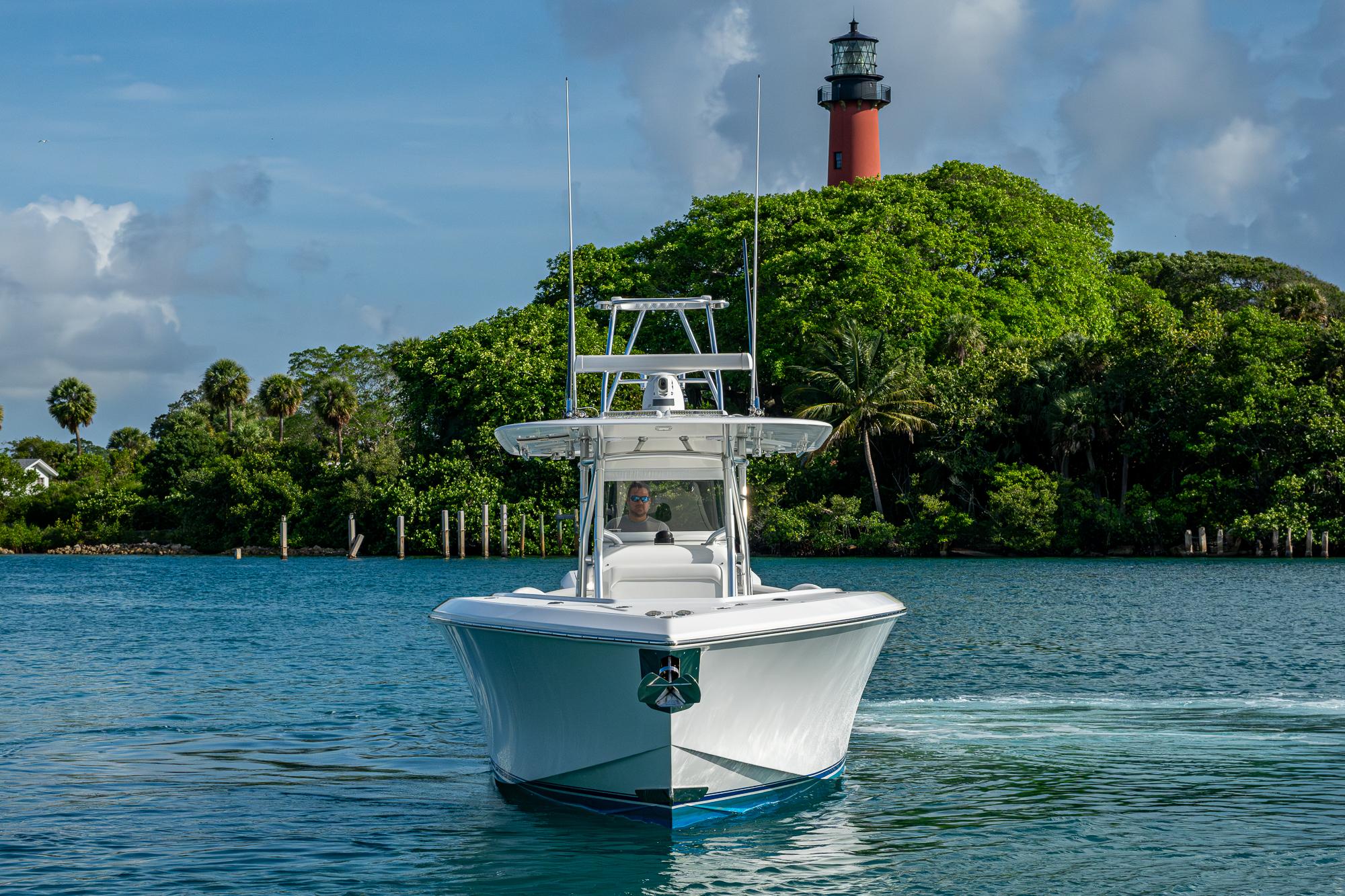 2016-bahama-with-mercury-v10s-power-9817973-20250612063645066-1_XLARGE