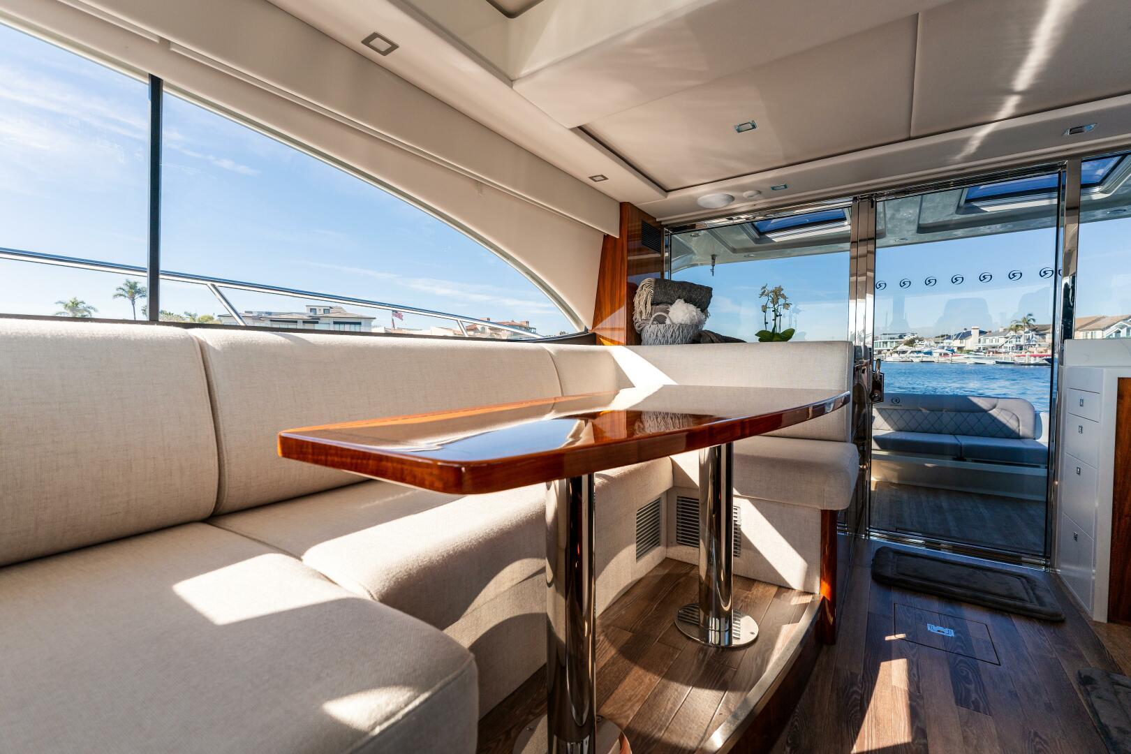 2022-riviera-4800-sport-yacht-power-9867978-20250710115159722-1