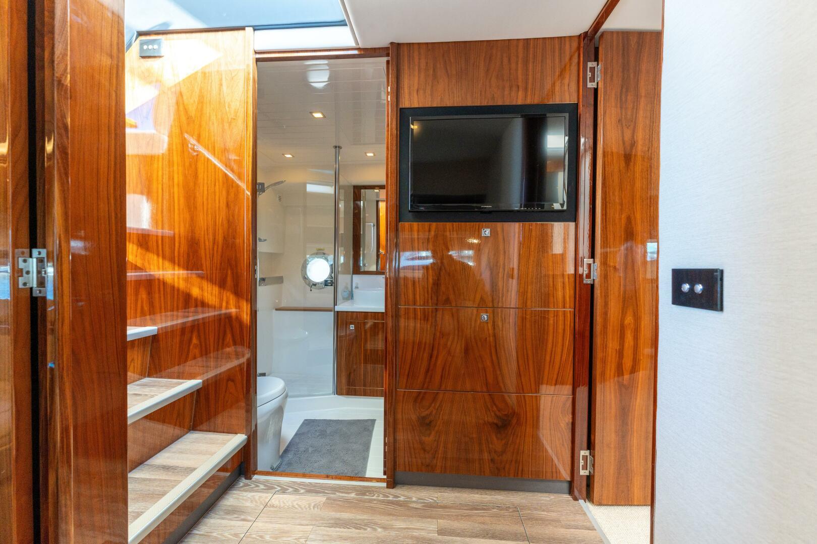 2022-riviera-4800-sport-yacht-power-9867978-20250710115200467-1