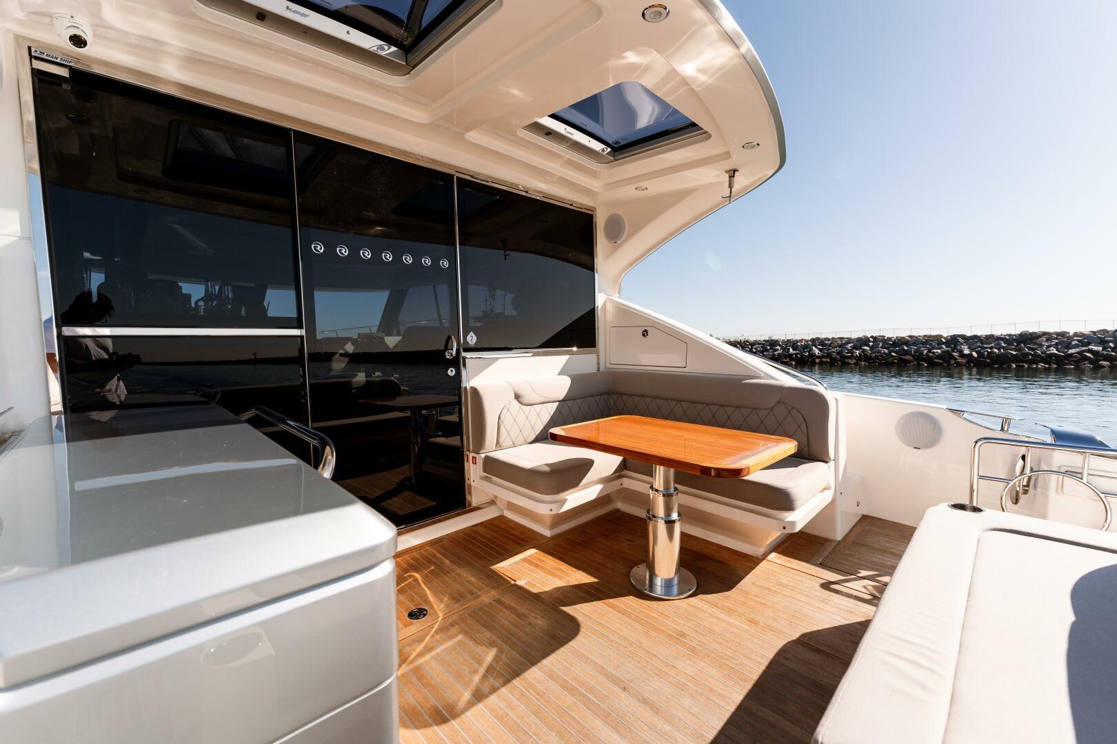 2022-riviera-4800-sport-yacht-power-9867978-20250710115216798-1