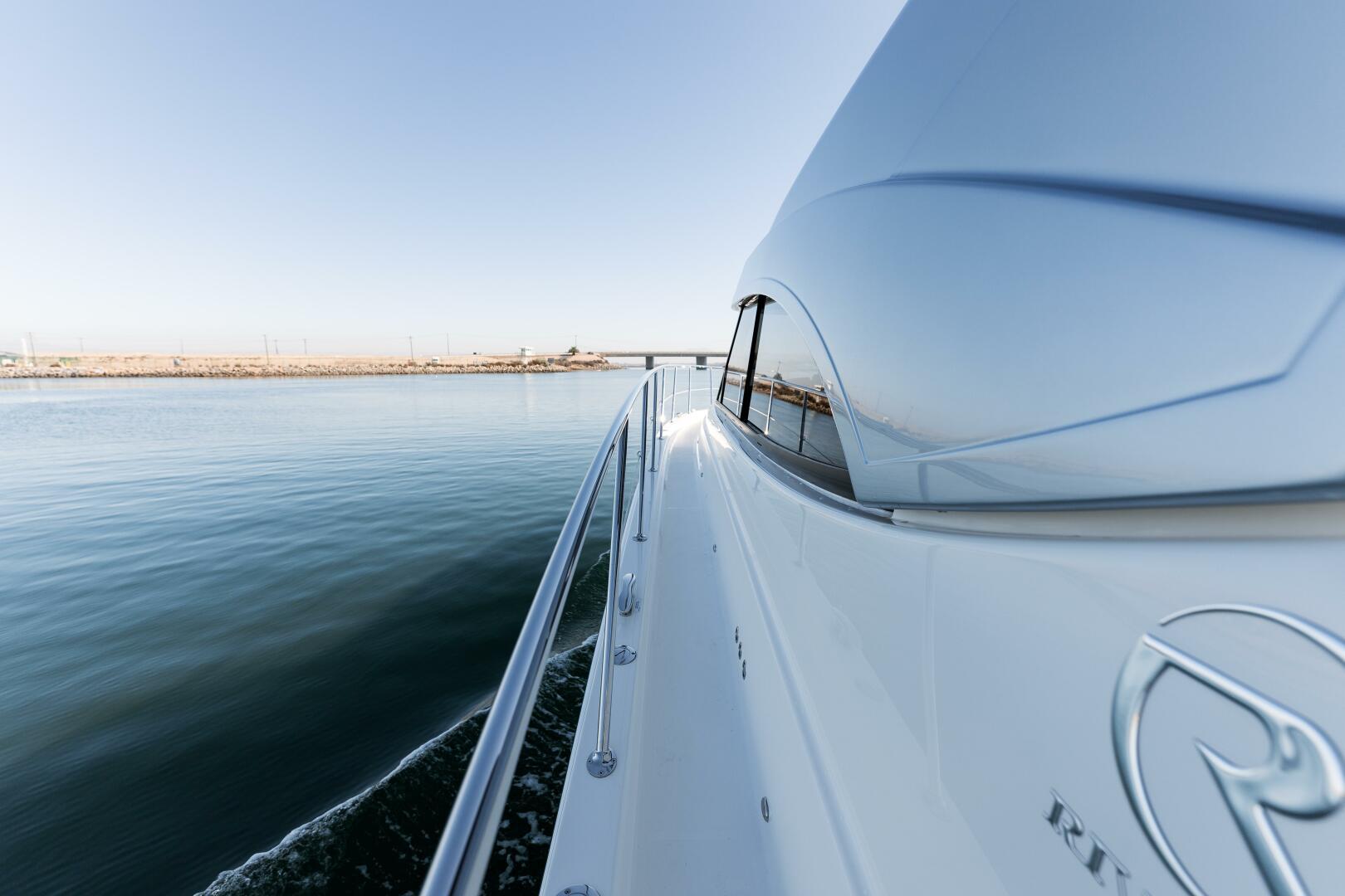 2022-riviera-4800-sport-yacht-power-9867978-20250710115223775-1