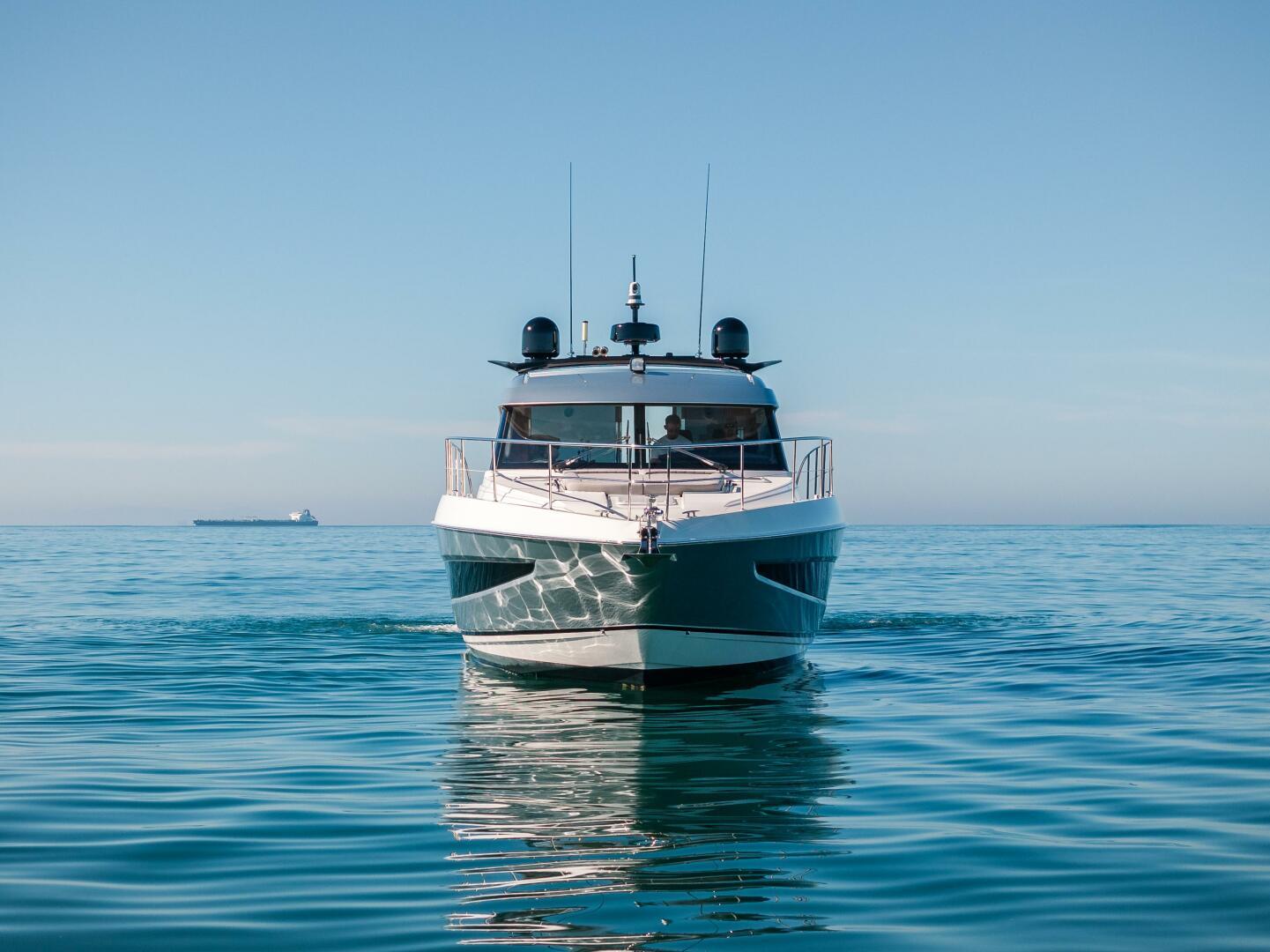 2022-riviera-4800-sport-yacht-power-9867978-20250710115233889-1