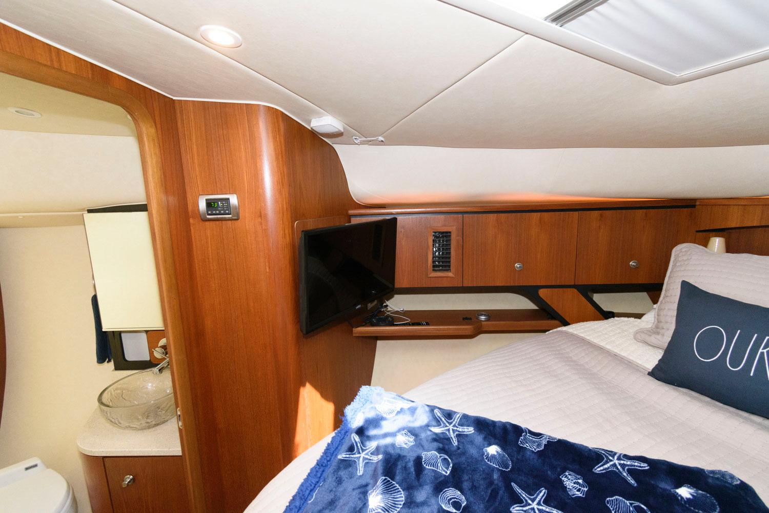 M 7247 RD Knot 10 Yacht Sales