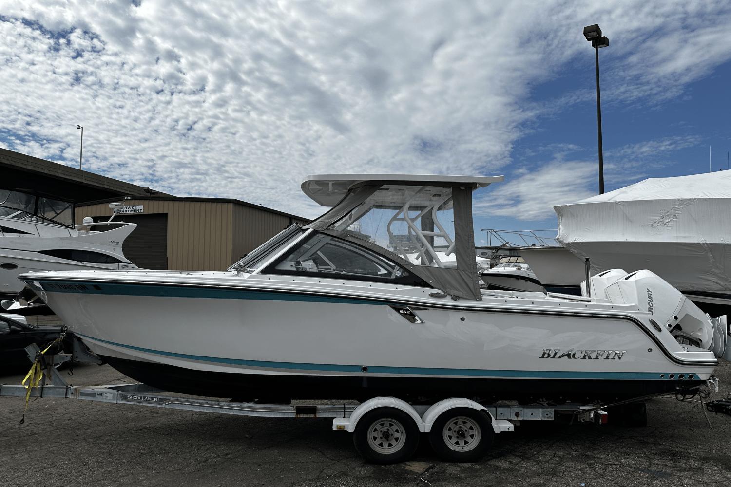 2021 Blackfin 252 DC - South Jersey Yacht Sales