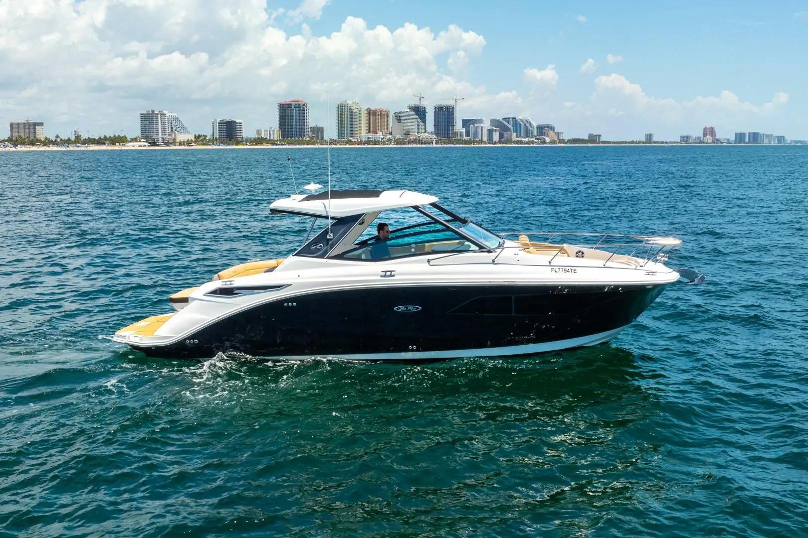 Sea Ray Sundancer 320 2020 