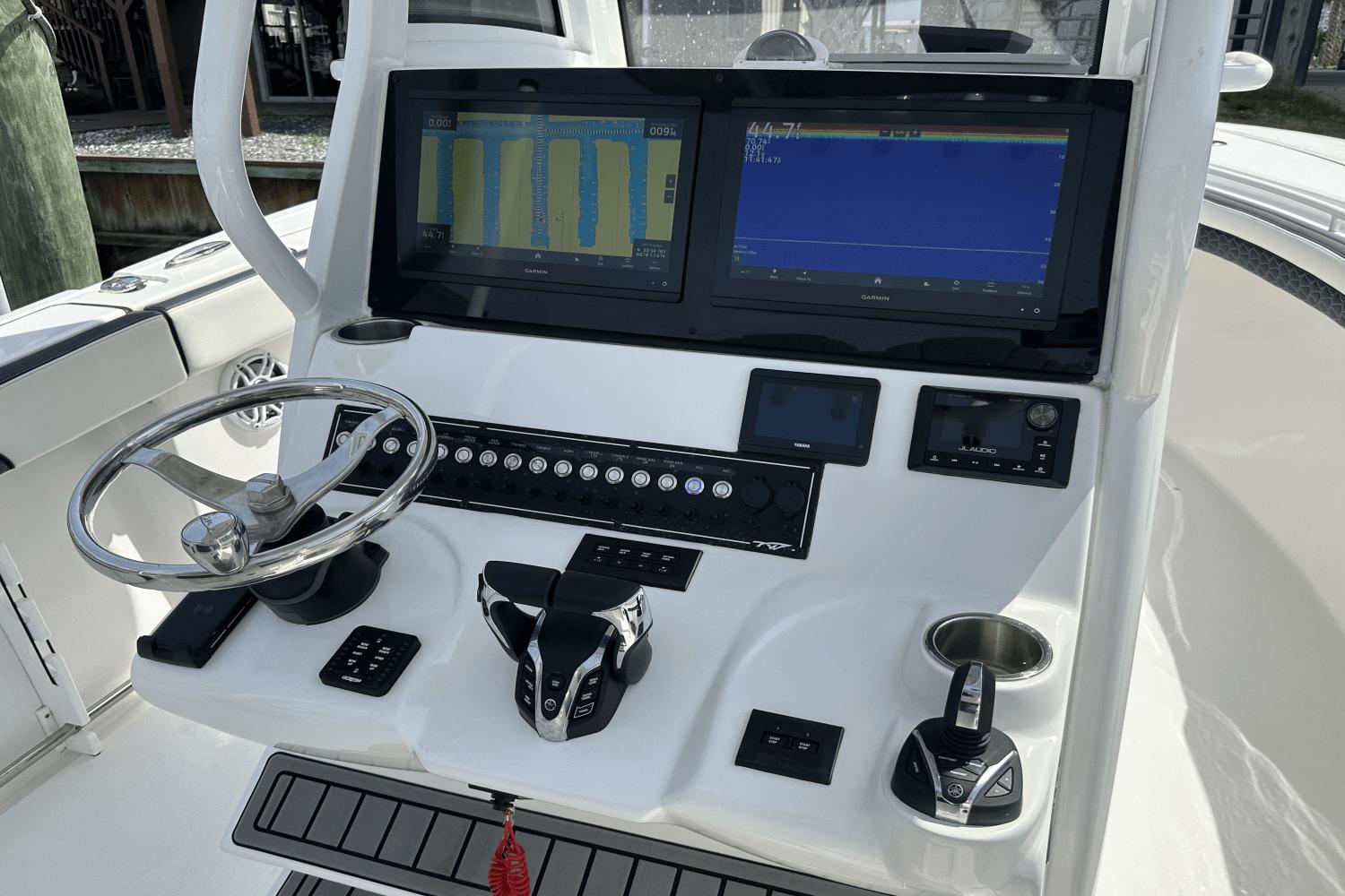 2024-tidewater-282-bw-power-9770800-977376166-0-250420251916-16