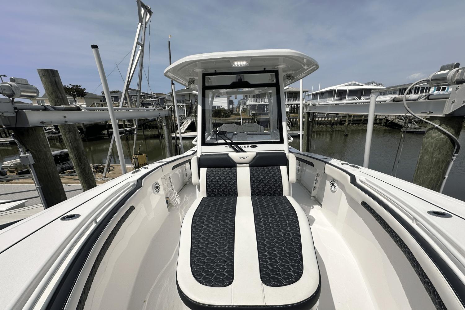 2024-tidewater-282-bw-power-9770800-977376189-0-250420251916-26