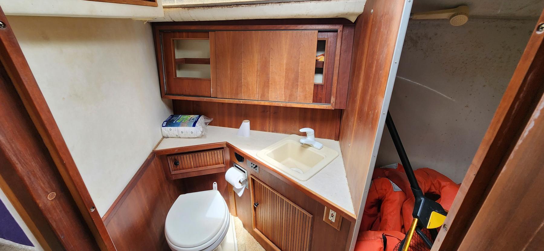 F 8780 BW Knot 10 Yacht Sales