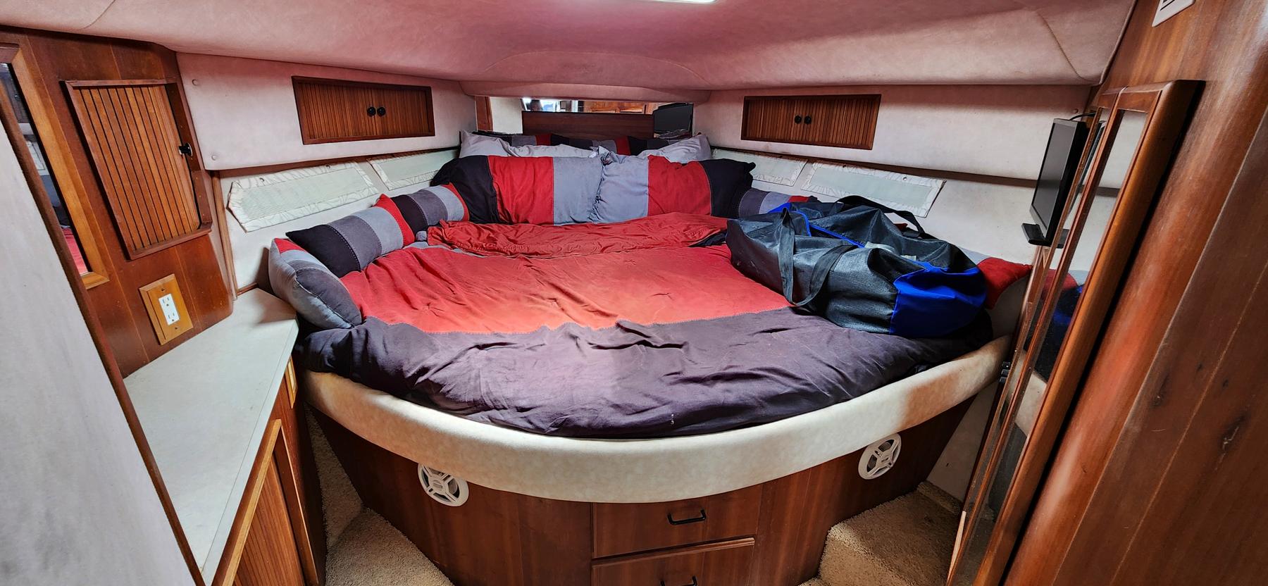 F 8780 BW Knot 10 Yacht Sales