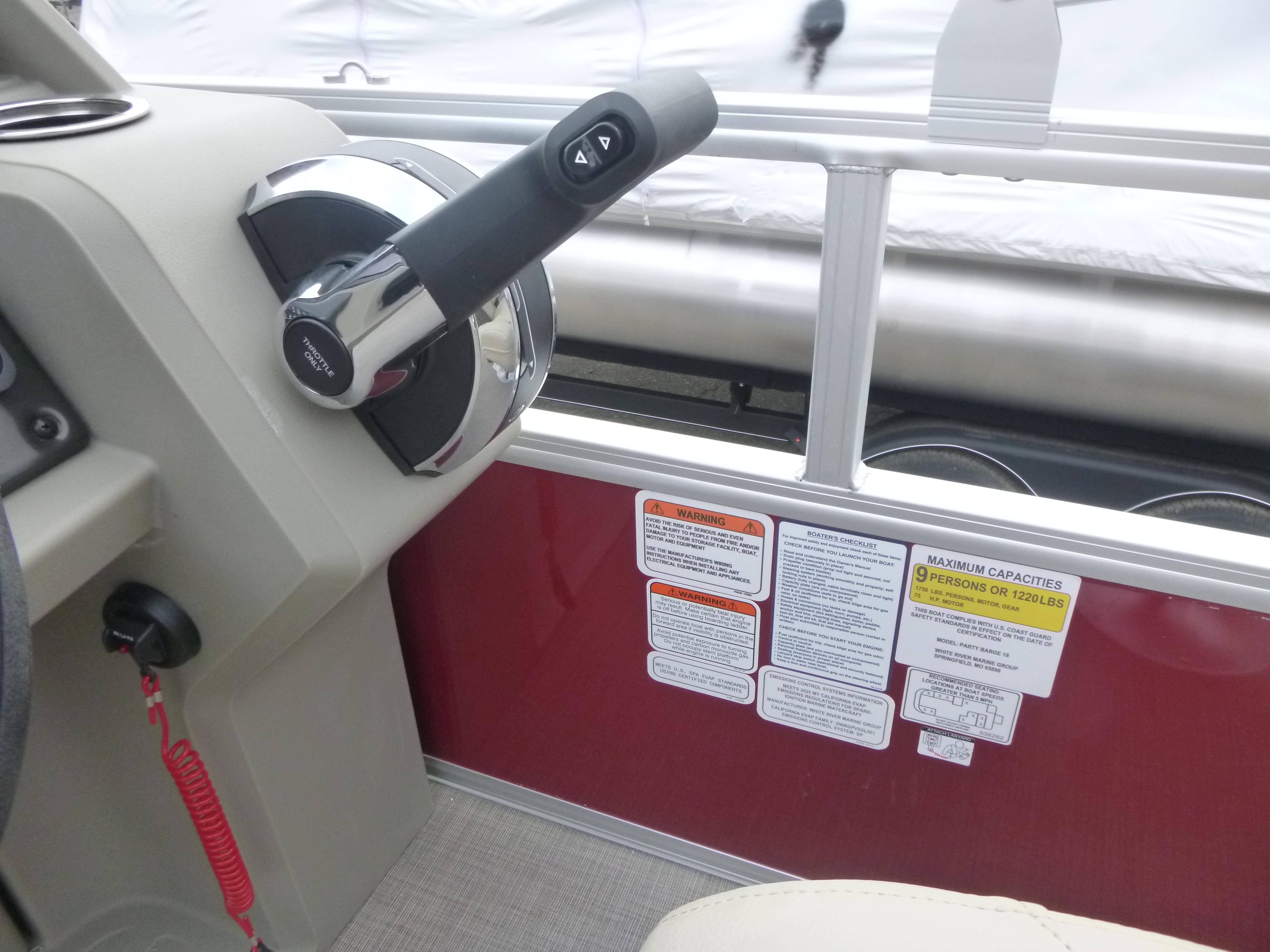 2025 Sun Tracker Party Barge 18 DLX Gallery