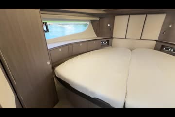 Galeon 400 Fly video