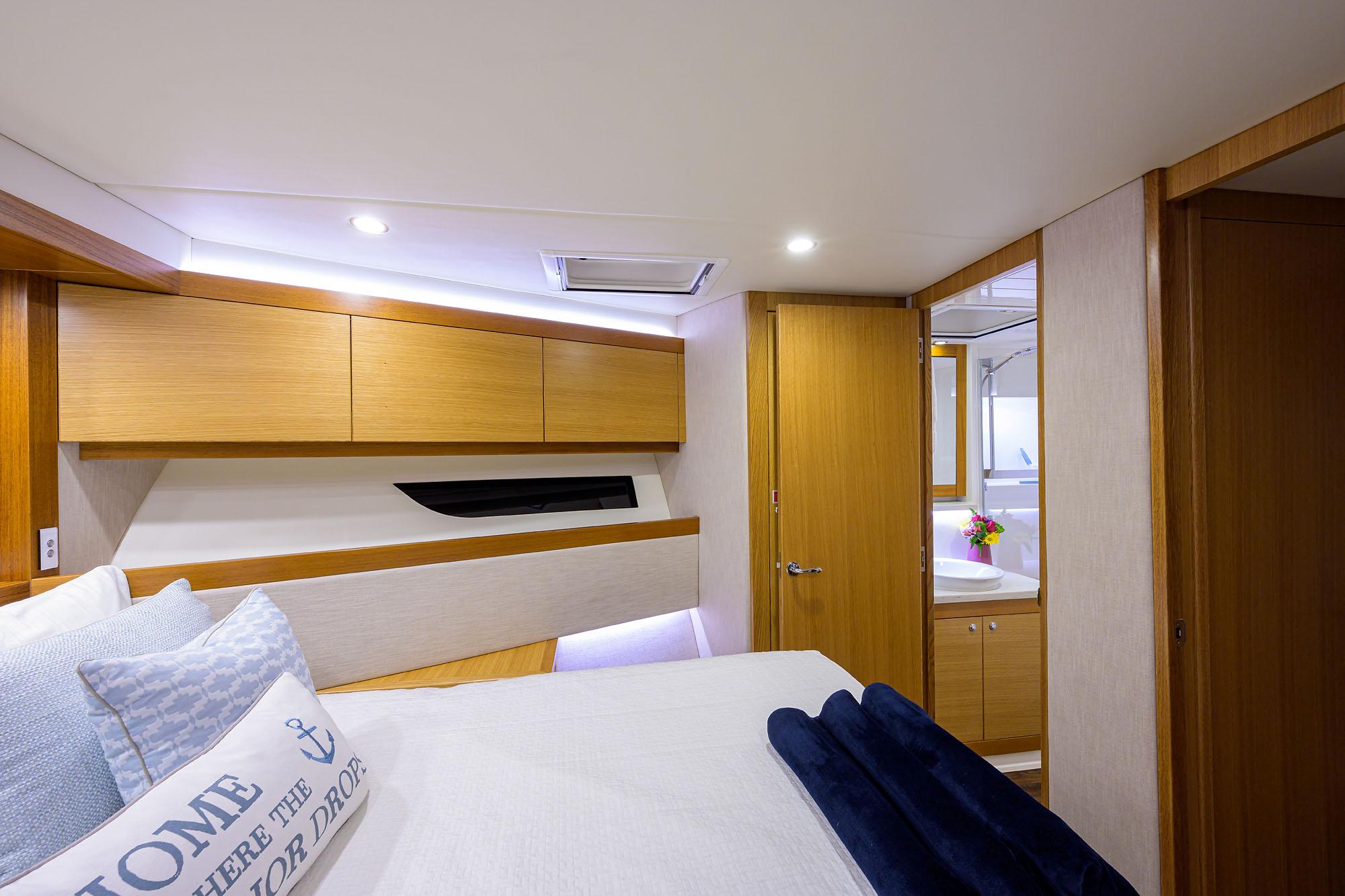 Forward / Guest Stateroom