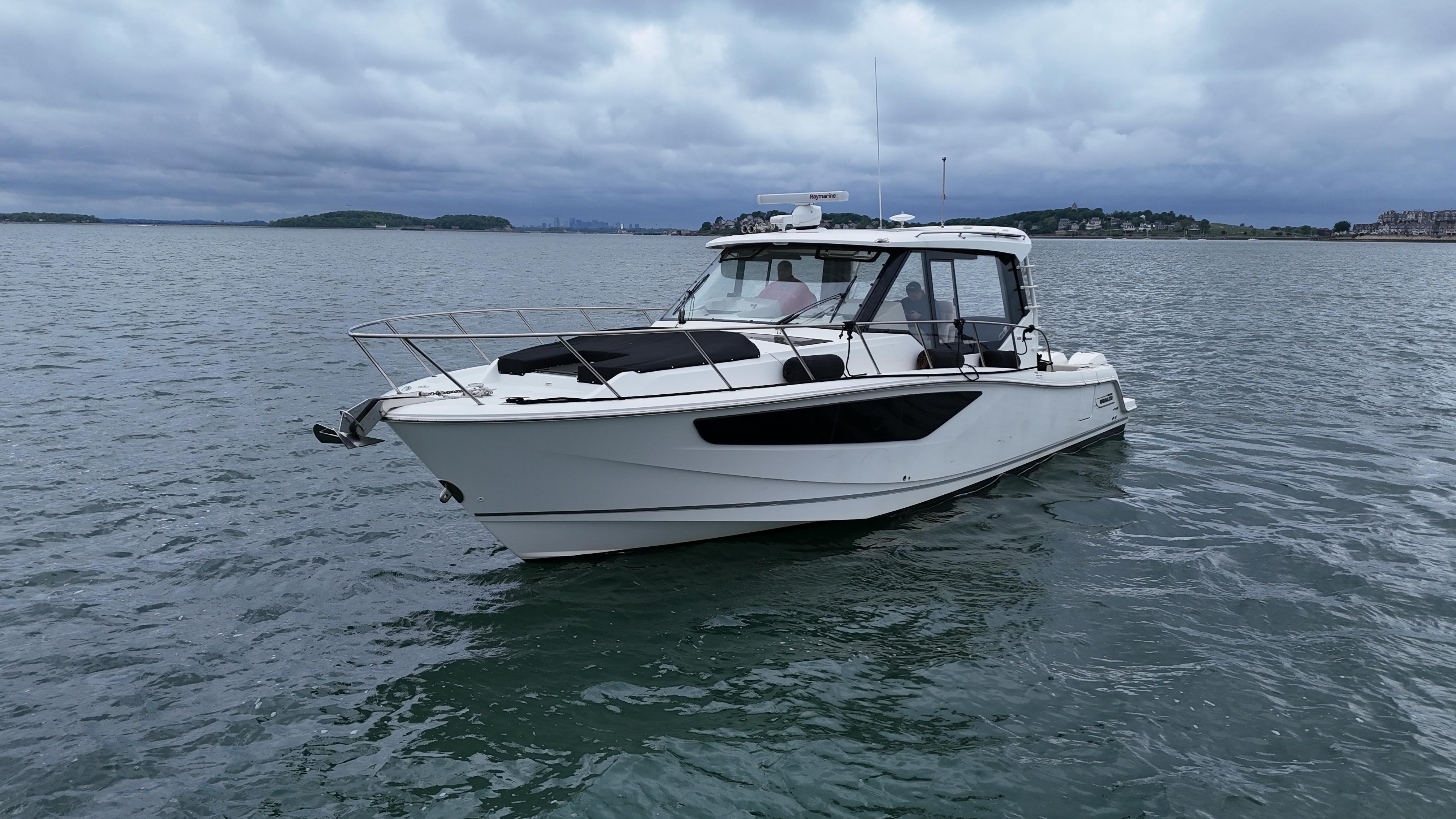 2021-boston-whaler-405-conquest-power-9720825-20250606070600234-1_XLARGE
