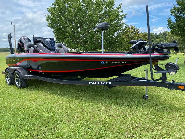 2019 Nitro boat for sale, model of the boat is Z20 Pro & Image # 6 of 18