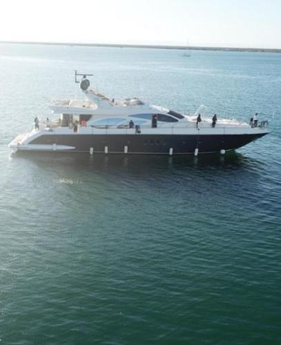 2003 Azimut 98' Photo of 2003 Azimut 98'