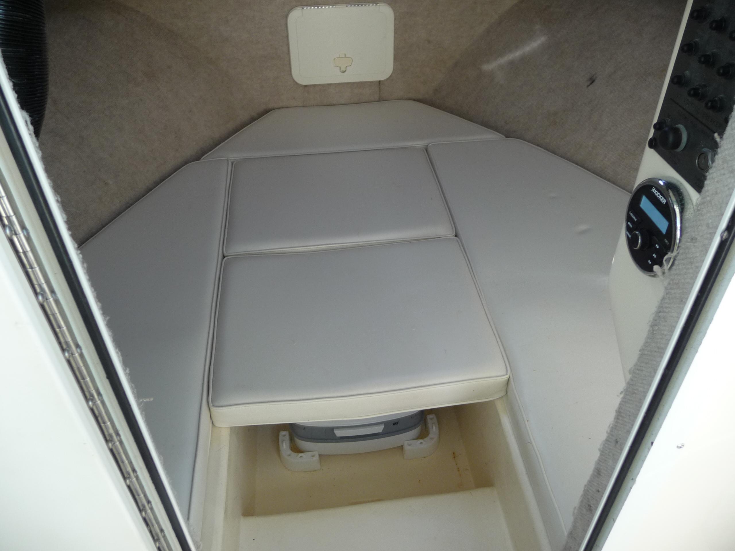 2013-parker-2820-xld-sport-cabin-power-9770835-20250424143731948-1_XLARGE