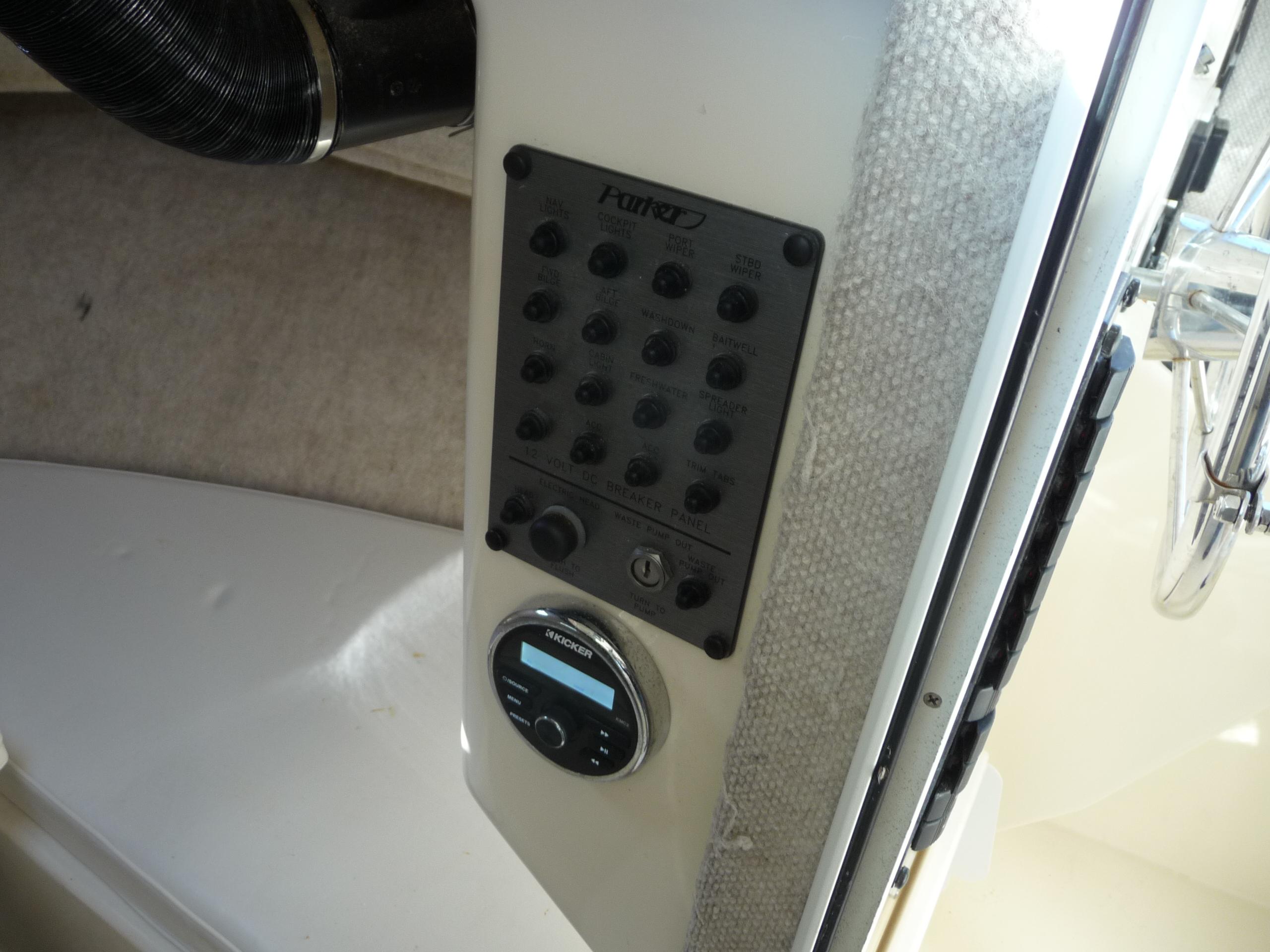 2013-parker-2820-xld-sport-cabin-power-9770835-20250424143735942-1_XLARGE