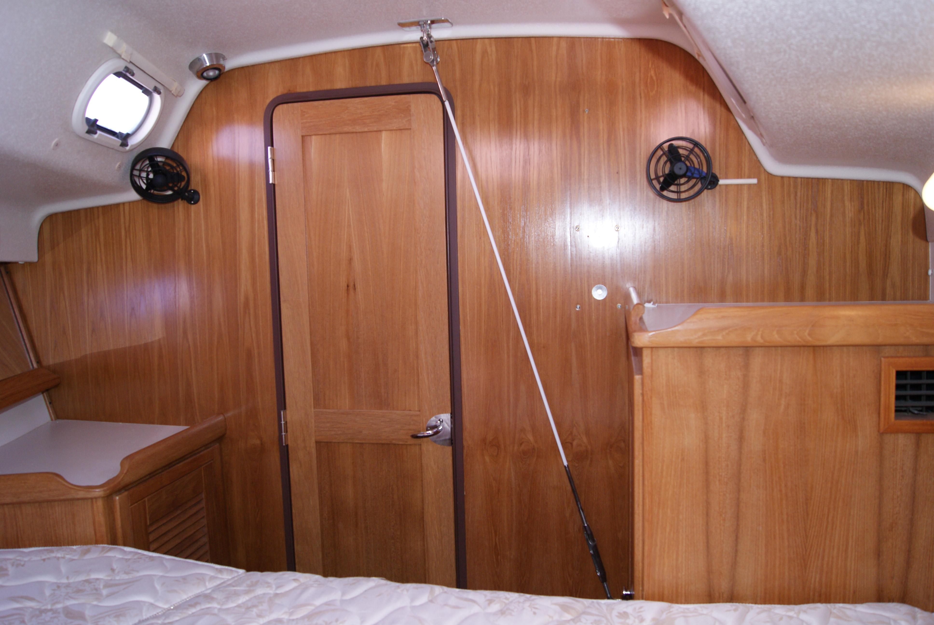 Guest Cabin looking aft