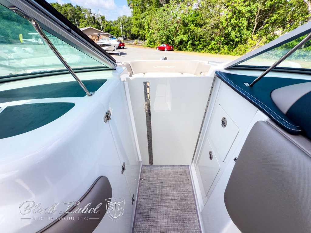 2021-crownline-e305-xs-power-9210851-977801157-0-070520250823-13
